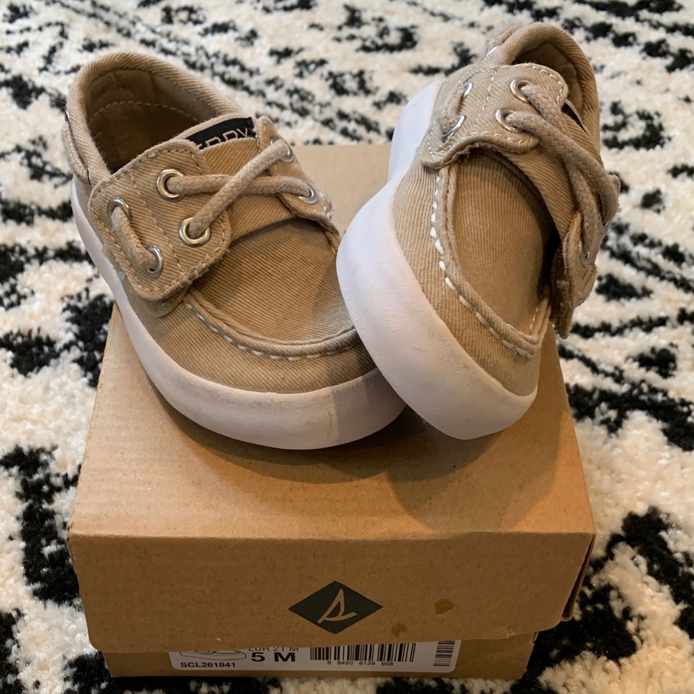 Infant Sperry size 5, in great condition